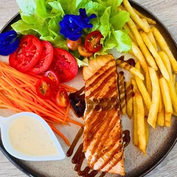 สเต๊กแซลม่อน ย่างซอสเทอริยากิ