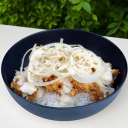 ข้าวไก่กรอบซอสออเนียน (หอมมันฟินๆ)