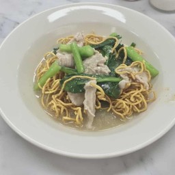 ราดหน้าหมี่กรอบหมู