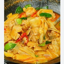 แกงกะทิไก่หน่อไม้ดอง