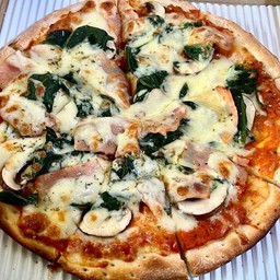 Chicken ,Ham,spinach ,mushrooms