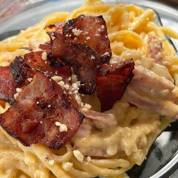 สปาเก็ตตี้ คาโบนาร่า แฮม และ เบค่อน(Cabonara)