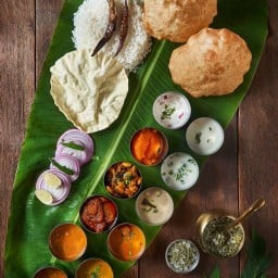 Achyut Bhavan สุขุมวิท