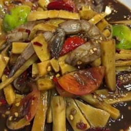 ตำหน่อไม้กุ้งสดใส่น้ำปู