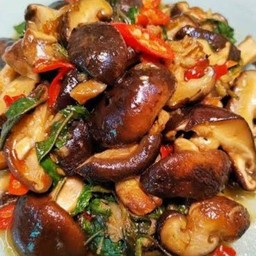 ข้าวหน้ากระเพราหมูสับ,เห็ดหอมสด