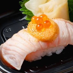 Aburi salmon mentai sushi
