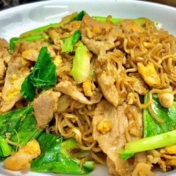 โคตรเส้น ราดหน้า ผัดซีอิ๊ว