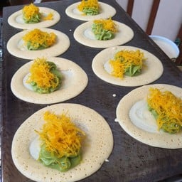 สังขยาใบเตย + ฝอยทอง