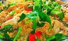 ผัดมาม่า ขี้เมาหมู