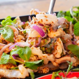 ลาบ(คอ)ปลาหมึก