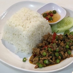 ข้าวกะเพราเนื้อ