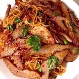 สปาเก็ตตี้ น้ำตกหมู