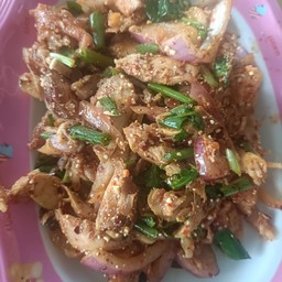 ยำแซ่บไก่ย่าง