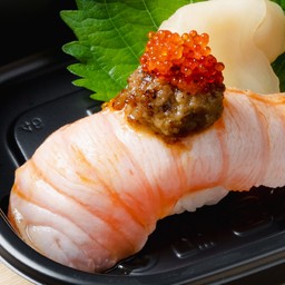 Salmon foiegras sushi