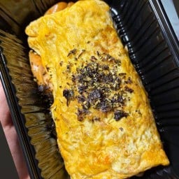 อาม่าซัง มาม่าห่อไข่และเส้นๆ