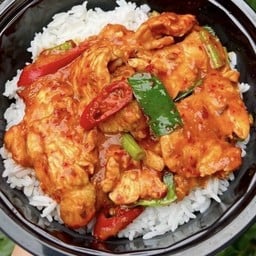 ข้าวผัดพริกแกง