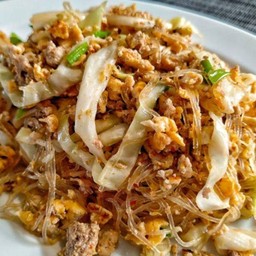 ผัดวุ้นเส้นกะหล่ำปลีหมูสับใส่ไข่