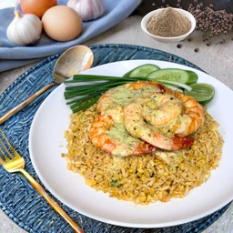 ข้าวผัดกระเทียมกุ้ง ซอสครีมซีฟู้ด จัมโบ้