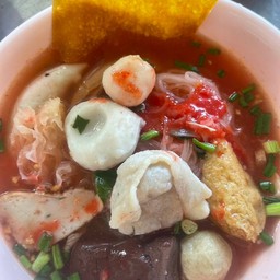 บะหมี่เกี๊ยวซุปเปอร์เล็ก หน้าบ้านฟ้าปิยรมณ์ คลอง6 ตลาดเก่า