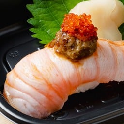 Salmon foiegras sushi