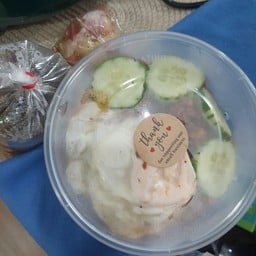 ไข่อะไรก็ได้กับกะเพราตามใจ ไม่มีหน้าร้าน