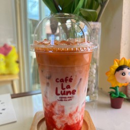 ชาไทยนมสดสตรอเบอร์รี่