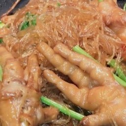 ตีนไก่ตุ๋น นุ่มๆ อบวุ้นเส้น พร้อมน้ำจิ้ม อร่อยๆๆ