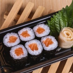 Salmon maki