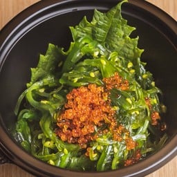 Flavored seaweed salad
