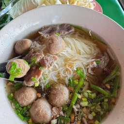 ก๋วยเตี๋ยวลูกชิ้นเนื้อ น้ำใส