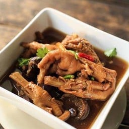 ขาไก่ตุ๋นยาจีน