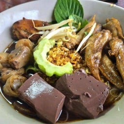 ก๋วยเตี๊ยวไก่มะระ&กะเพรา byตะตา ก๋วยเตี๊ยวไก่มะระ byตะตา