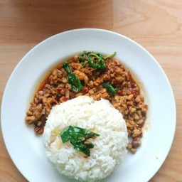 ร้านกะเพราพ่นไฟนายเติ้ล