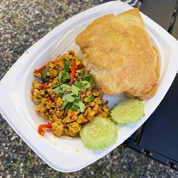 ข้าวคั่วกลิ้งไก่