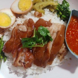 ข้าวขาหมูบัวศรี(ข้างเชเวนหน้าเอื้อวัดศรี)