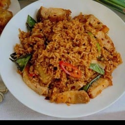 ร้านลูกยายเเล่มในตำนาน