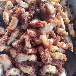 หมูทอด กระเทียม