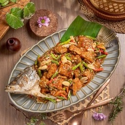 ปลากระพงราดพริกขี้หนูสด