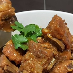 ซี่โครงหมูตุ๋นซีอิ๋ว สูตรเด็ด ราดข้าว