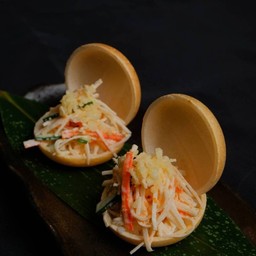 ข้่วซูชิหน้า ปูอัดคลุกมายองเนส ห่อด้วยเวเฟอร์ โมนากะ 1pcs