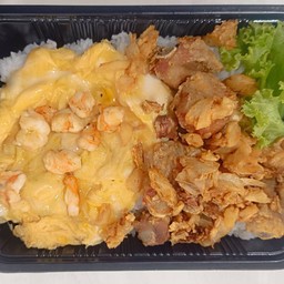 ข้าวซี่โครงหมูทอดกระเทียม+ไข่ข้นกุ้ง