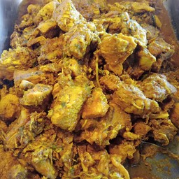 ไก่บ้านผัดพริกแกง