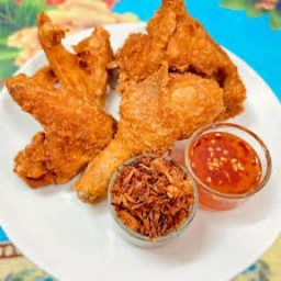 นาเดียไก่ทอด ลูกชิ้นฮาลาล