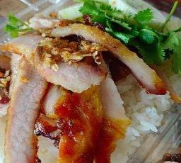 ข้าวคอหมูย่าง+ไข่ดาวแฝด+น้ำพริกผัด.