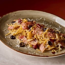 สปาเกตตี้เบค่อนผัดพริกแห้ง