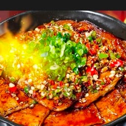 ข้าวหน้าหมูย่างพริกนรก