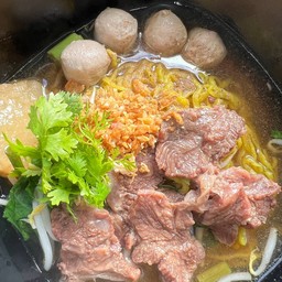 บอสก๋วยเตี๋ยวเนื้อเปื่อย/สด ซอยกำนัน