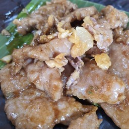 (เป็นกับ) ไก่ทอดกระเทียม