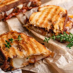 Panini Spinach Sourdough / ปานินี่ผักโขม + แฮม