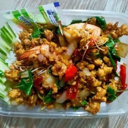 กระเพราไก่ ..เต้าหู้ไข่..(กับข้าว)